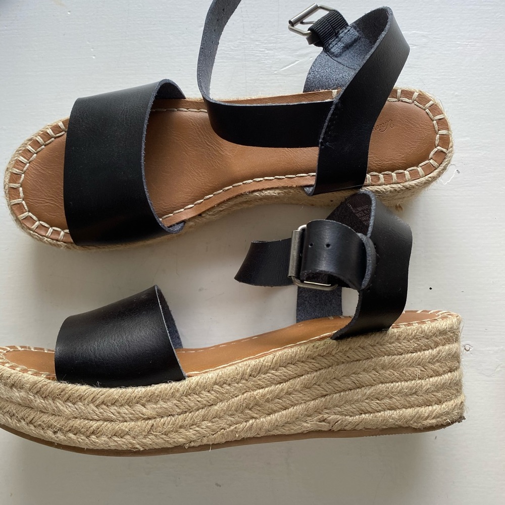 Espadrille sandals